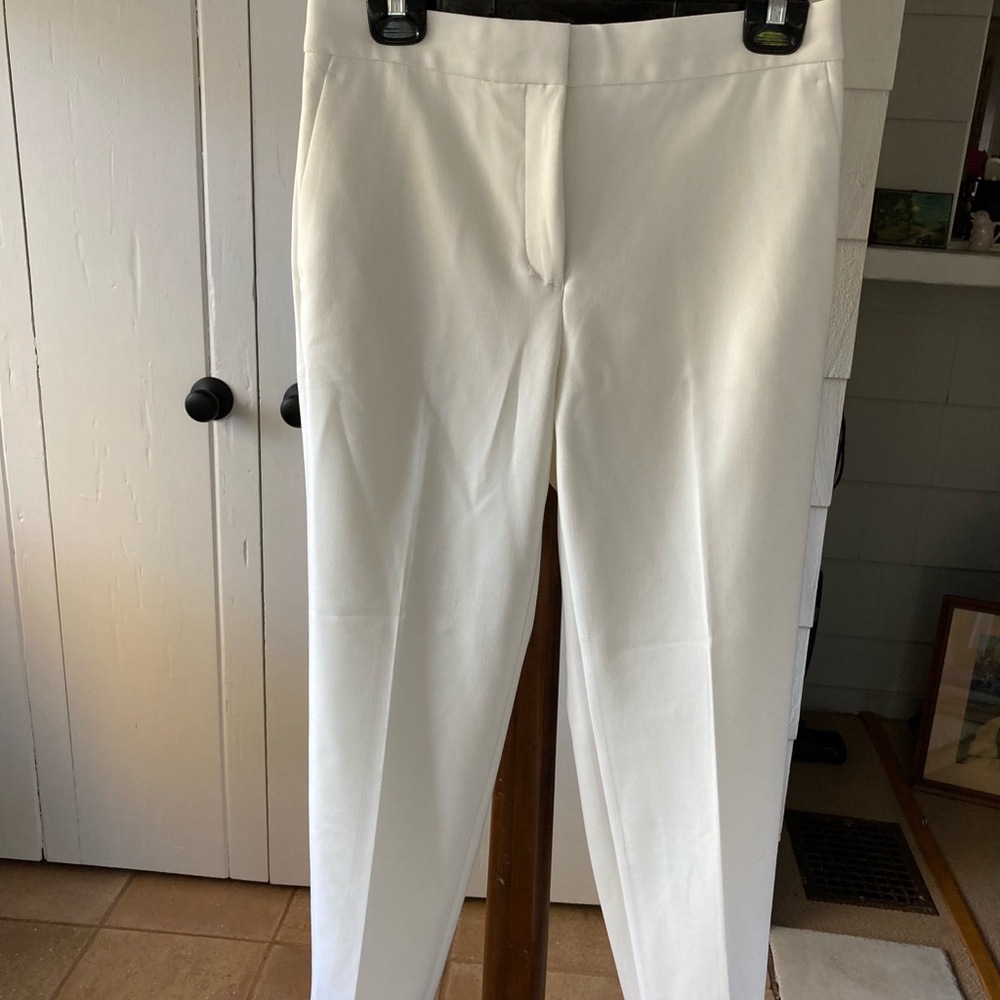 Vanilla dress pants fully lined. Pic doesn’t do justice. Excellent quality.